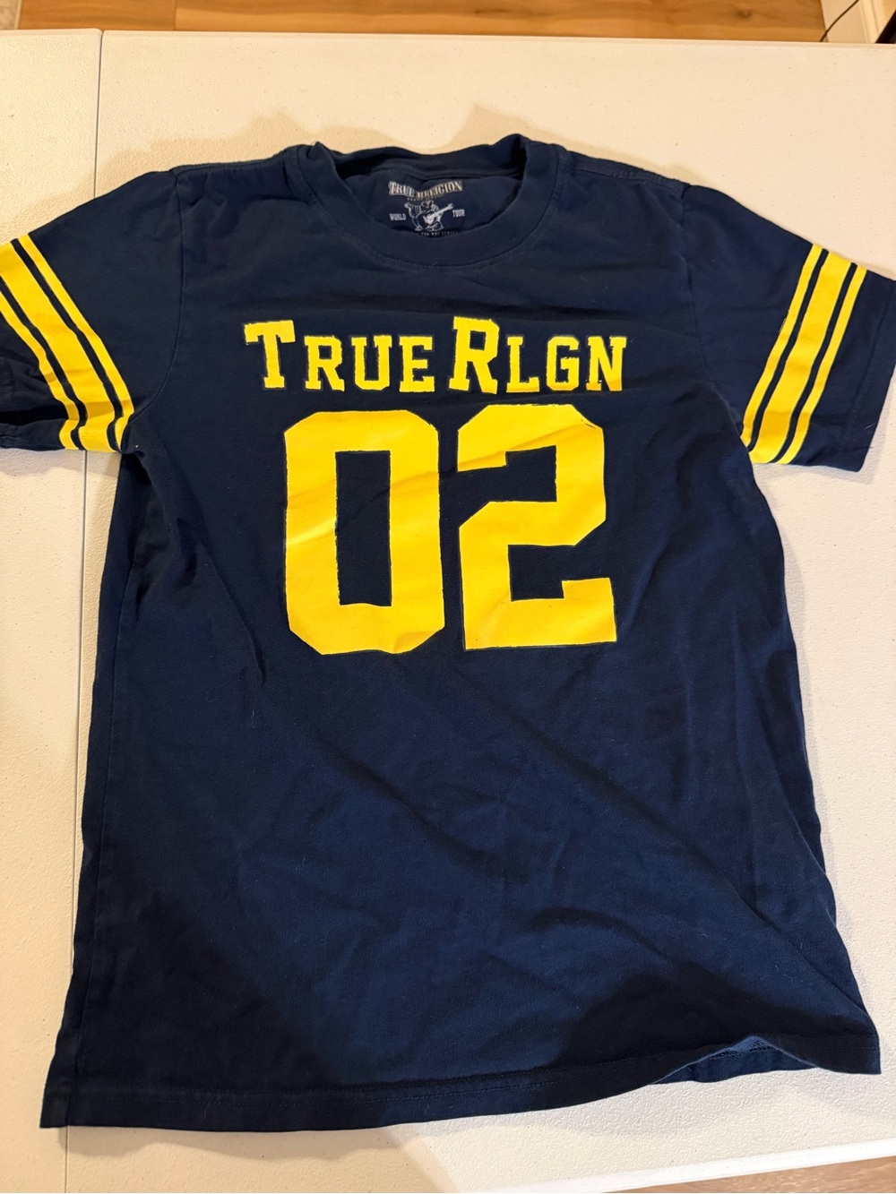 True Religion Union Crew Football T-Shirt in blue striped short sleeve boys L